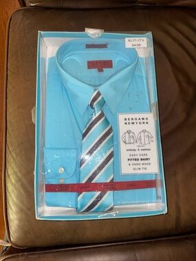 Men's  Shirt and tie set. Turquoise Size XL 17/12. Bergamo New York Brand.